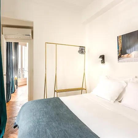 Opera Quatre Septembre Apartment